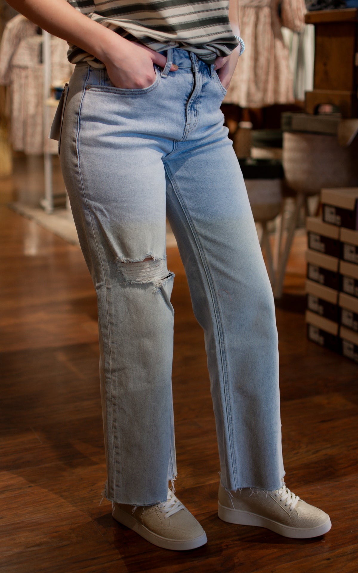 Cloudy Washed Wide Leg Mica Jeans