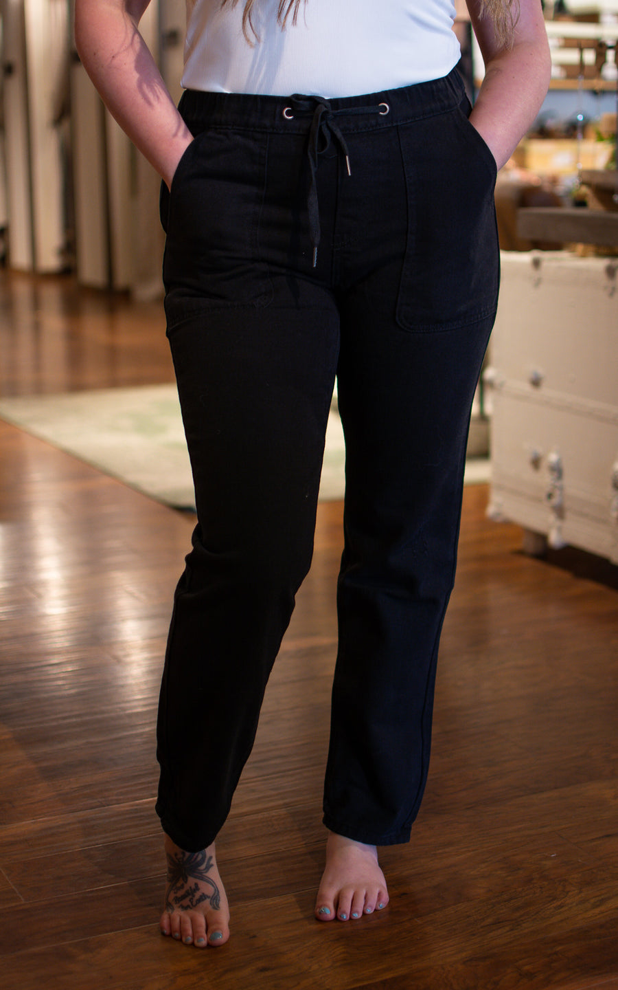 Cut Off Straight Jeans