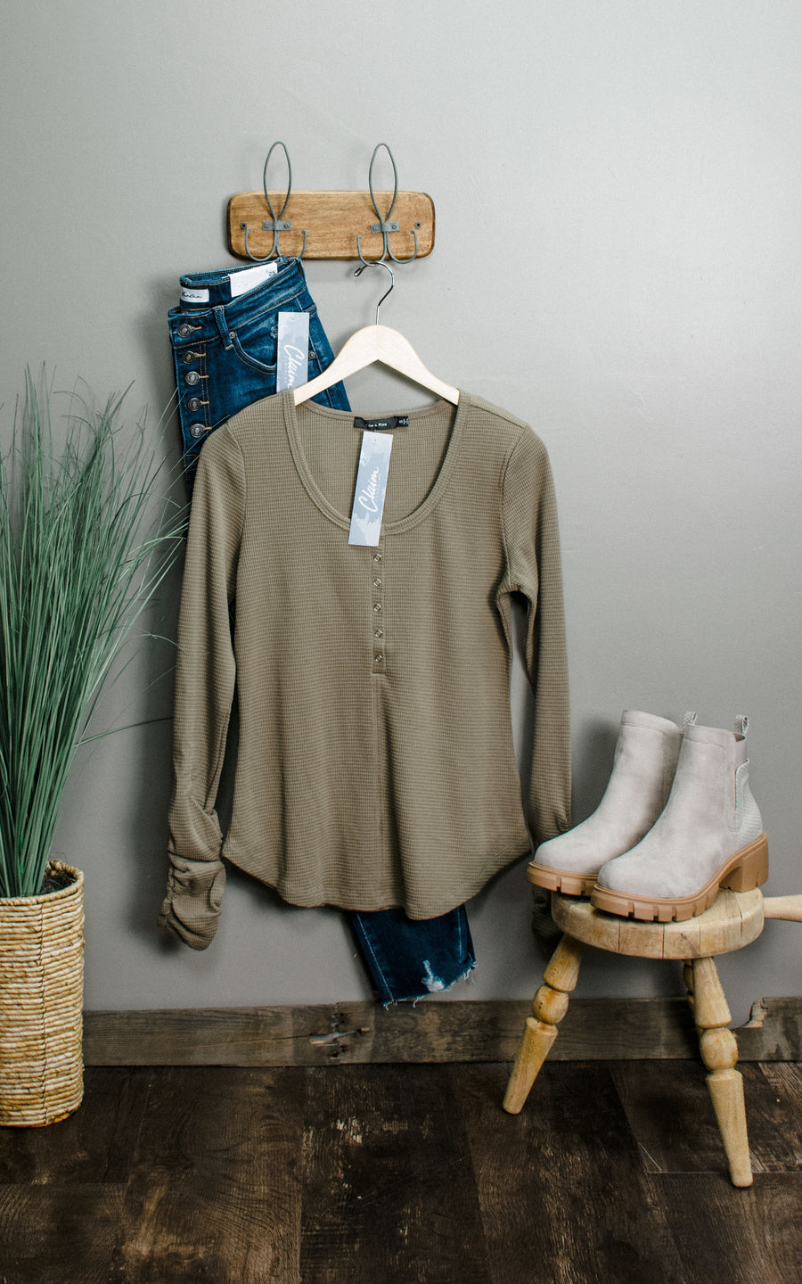 Capri Scoop Neck Top