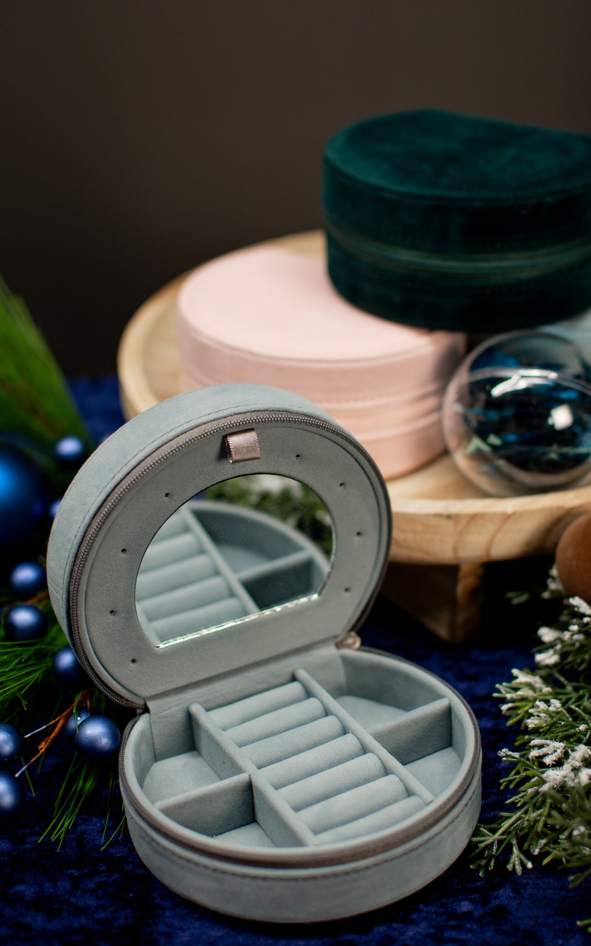 Velvetier Jewelry Case