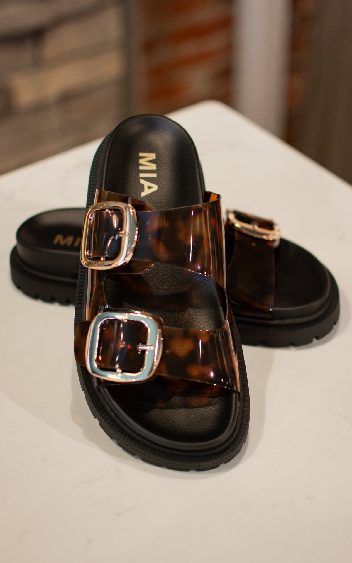 Tortoise Buckle Sildes